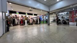 Lucky Plaza (D9), Retail #561793631
